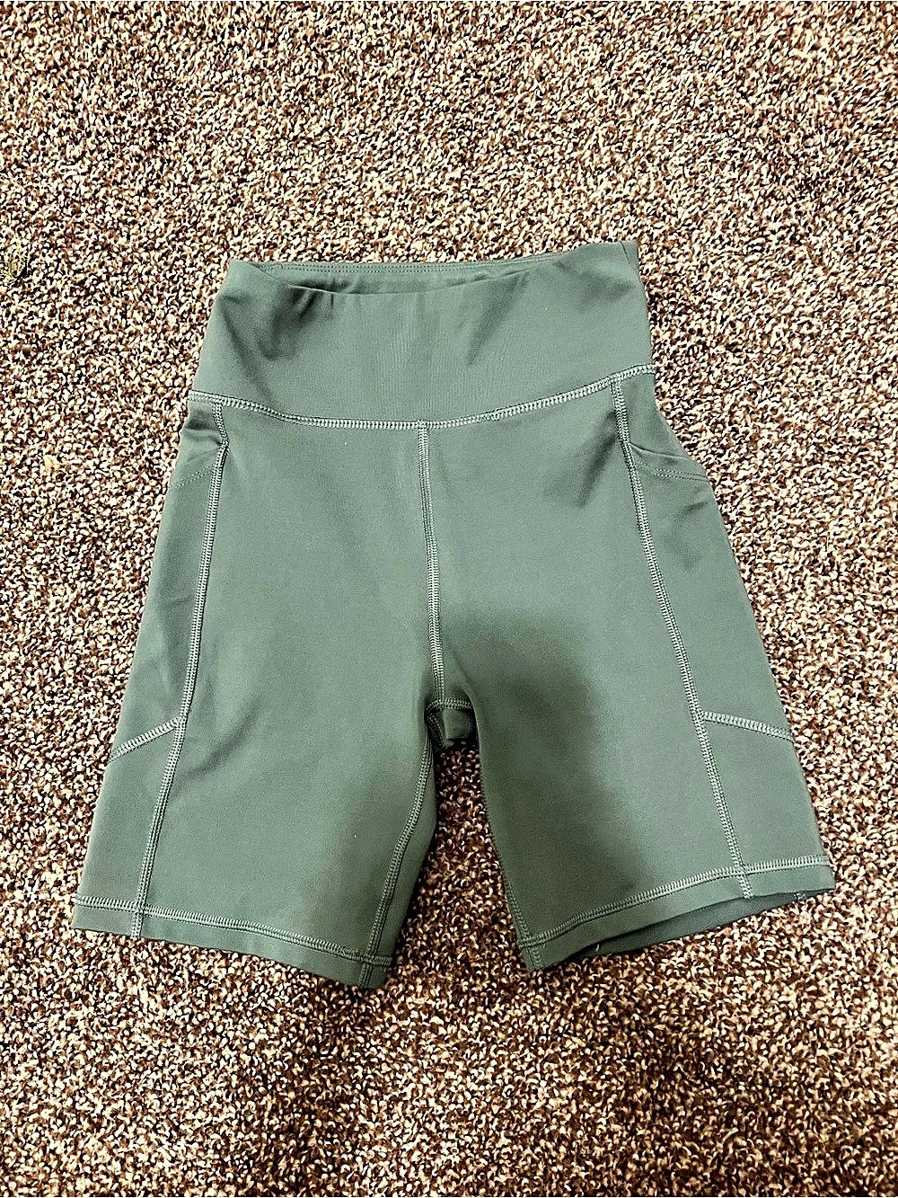 American Eagle The Everything Pocket Bike Short Athletic Shorts in Green